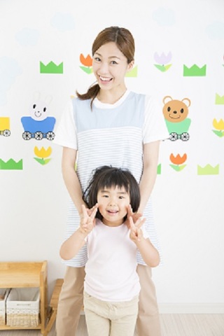 【家庭都合休OK】[正]月給：20万円▲▼保育士▼▲人気の小規模園「東川口駅」即日〜