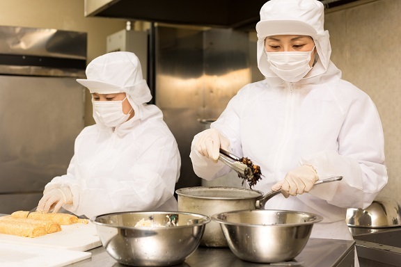 【家庭都合休OK】[派]時給：1,200円★給食スタッフ ★保育園での調理業務★14時までの時短勤務です♪