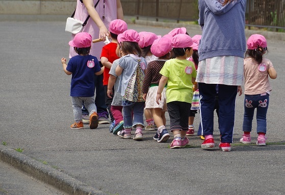 【家庭都合休OK】[正]月給：18.3万〜19.3万円◆事務職 兼 保育補助◆