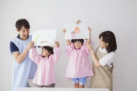 【家庭都合休OK】[パート]★幼稚園教諭★交通費支給★未経験OK★時間固定勤務だから働きやすい