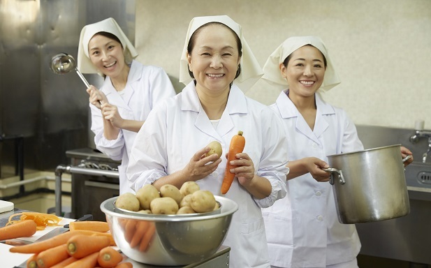 【家庭都合休OK】時給：1,265円〜★給食スタッフ★「南町田駅」在職中でもエントリーできます♪