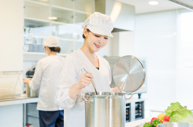 【家庭都合休OK】[派]時給:1,265円★★給食スタッフ★★「大師前駅」直接雇用の可能性あり！