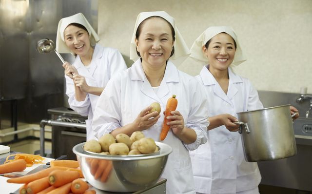 【家庭都合休OK】時給：1,200円★給食スタッフ★保育園での調理業務★土日祝休み★