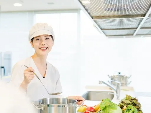 【栄養士】[正社員]◆篠崎駅◆福利厚生充実◆年休130日以上◆